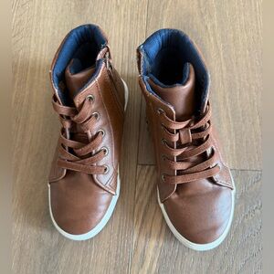 Cat & Jack Boys Chukka Boots - size 11